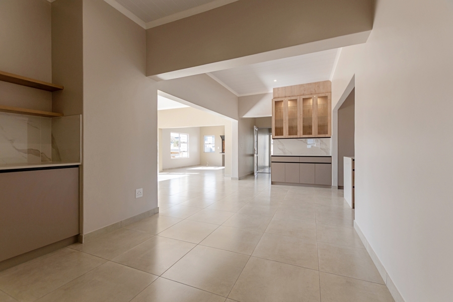 4 Bedroom Property for Sale in Country Club Western Cape